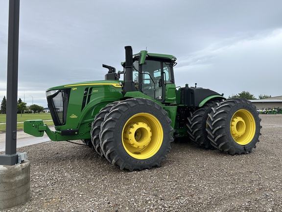 2023 John Deere 9R 640 Tractor 4WD