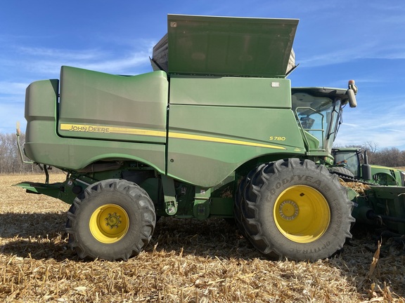 2020 John Deere S780 Combine