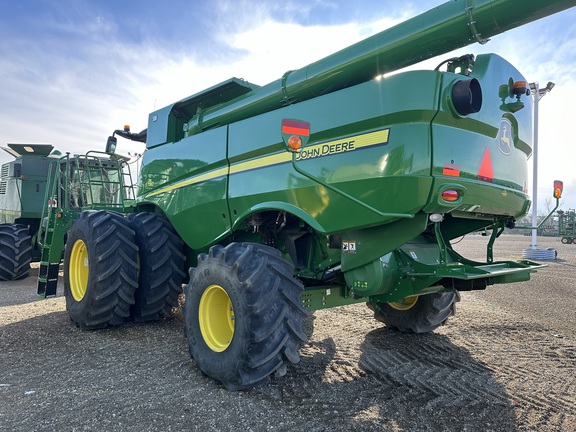 2020 John Deere S780 Combine