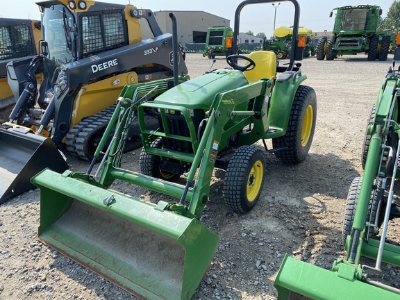 2014 John Deere 3032E Tractor Compact