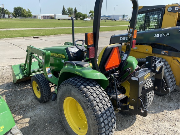 2014 John Deere 3032E Tractor Compact