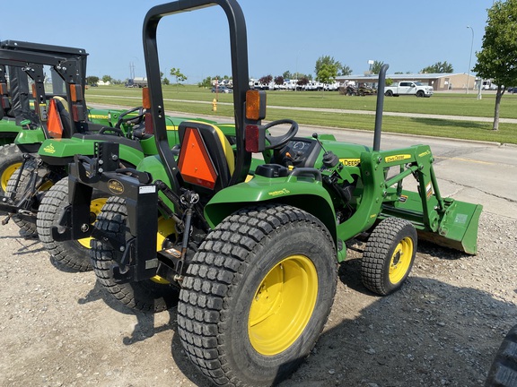 2014 John Deere 3032E Tractor Compact