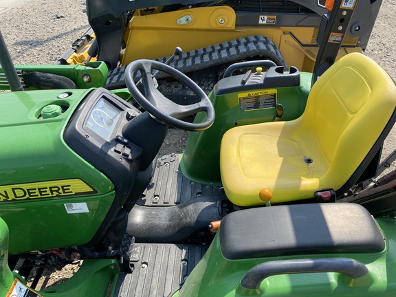 2014 John Deere 3032E Tractor Compact