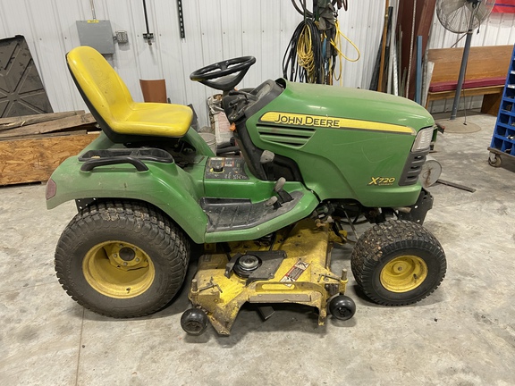 2011 John Deere X720 Garden Tractor