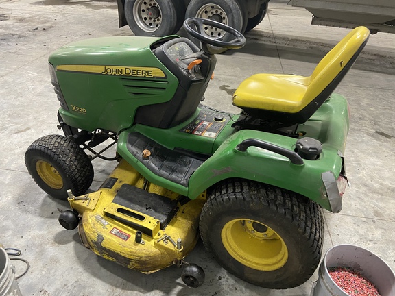 2011 John Deere X720 Garden Tractor