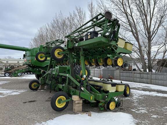 John Deere 24R22 Tree Planter