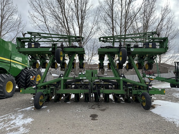 John Deere 24R22 Tree Planter