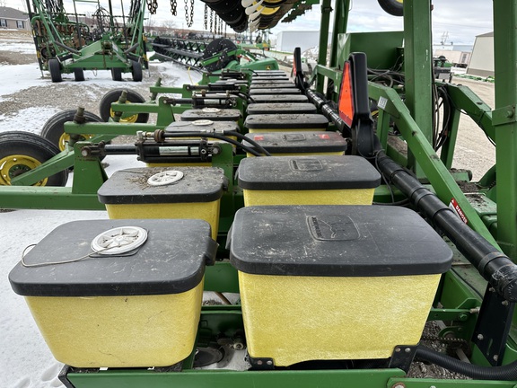 John Deere 24R22 Tree Planter