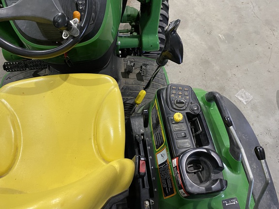 2015 John Deere 3039R Tractor Compact