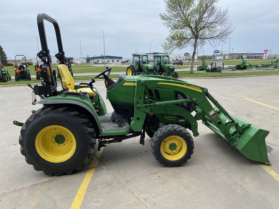 2015 John Deere 3039R Tractor Compact