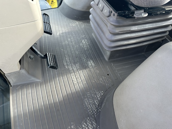 2018 John Deere 8320R Tractor