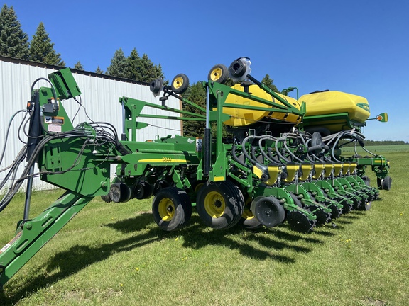 2014 John Deere DB44 Planter