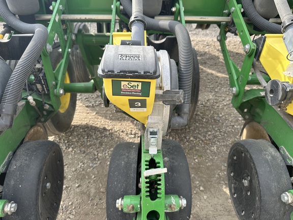 2014 John Deere DB44 Planter