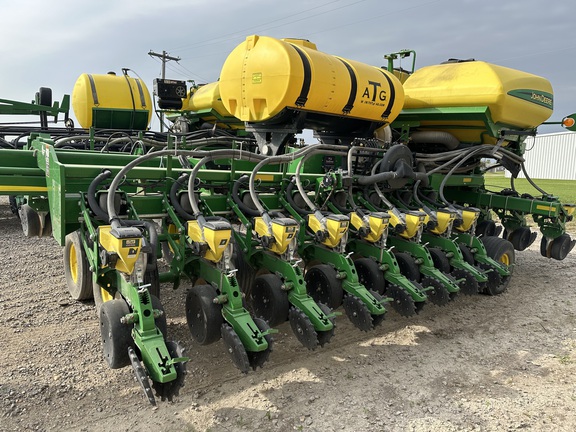 2014 John Deere DB44 Planter