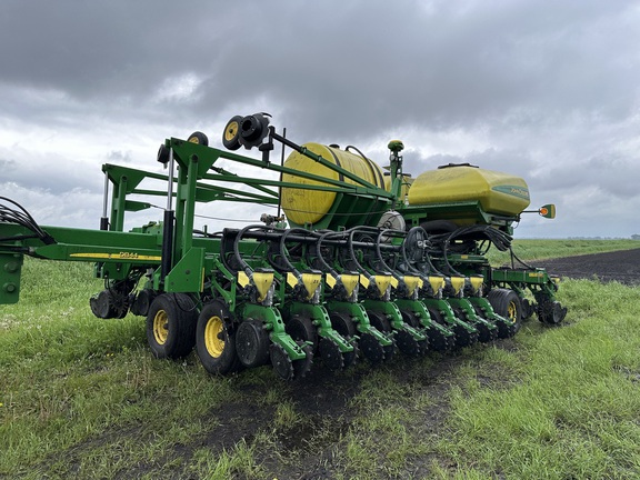 2009 John Deere DB44 Planter