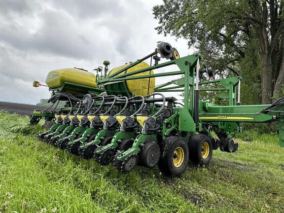 2009 John Deere DB44 Planter