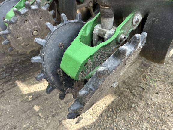 2024 John Deere DR24 Planter