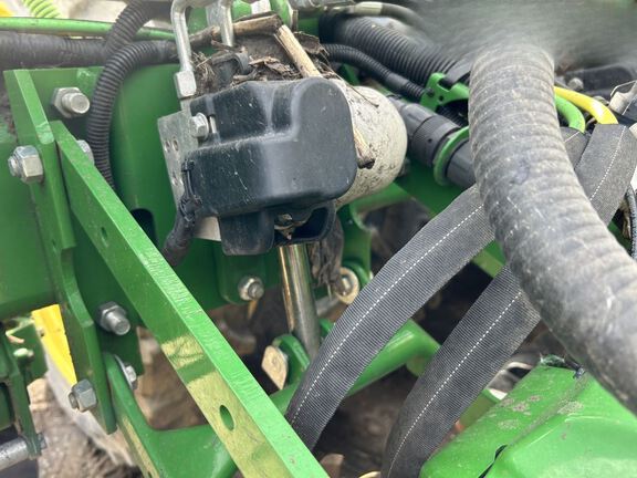 2024 John Deere DR24 Planter