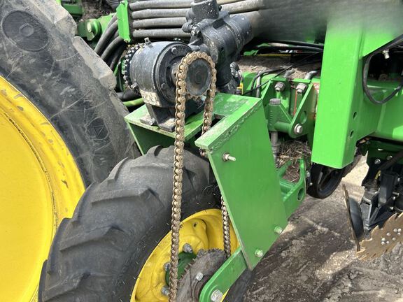 2024 John Deere DR24 Planter