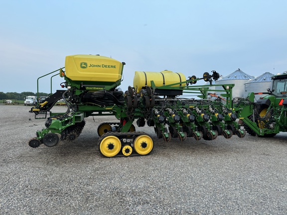 2022 John Deere DB44 Planter