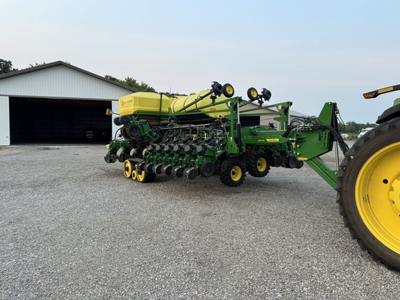 2022 John Deere DB44 Planter