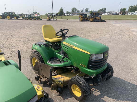 2011 John Deere X724 Garden Tractor