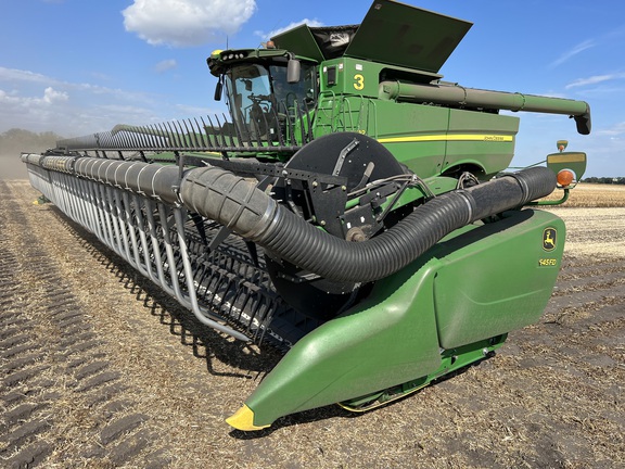 2018 John Deere 645FD Header Combine