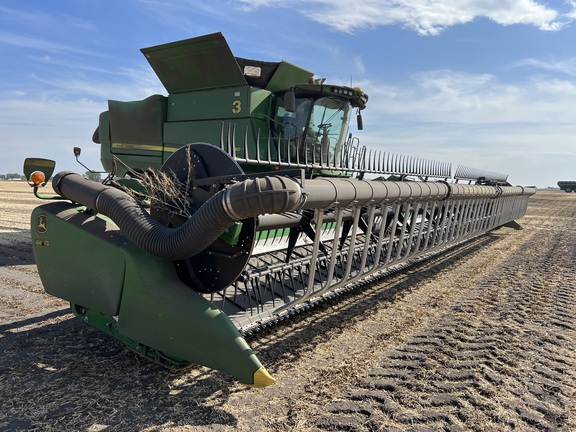 2018 John Deere 645FD Header Combine