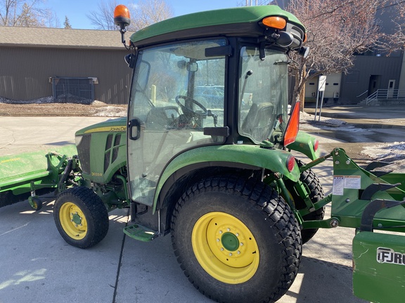 2016 John Deere 3033R Tractor Compact