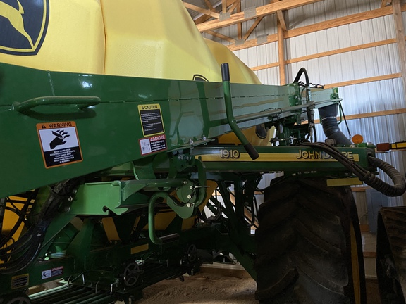 2023 John Deere N560 Air Seeder