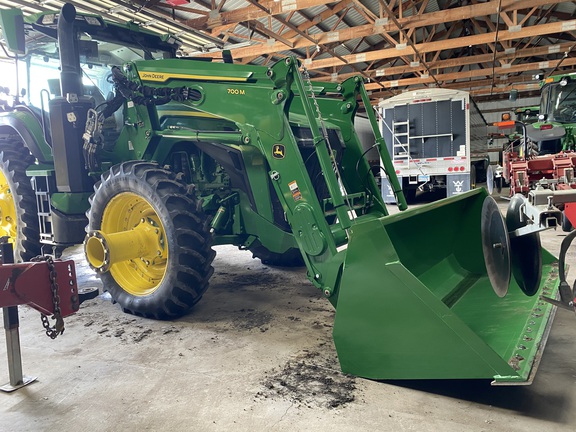 2022 John Deere 700M Loader