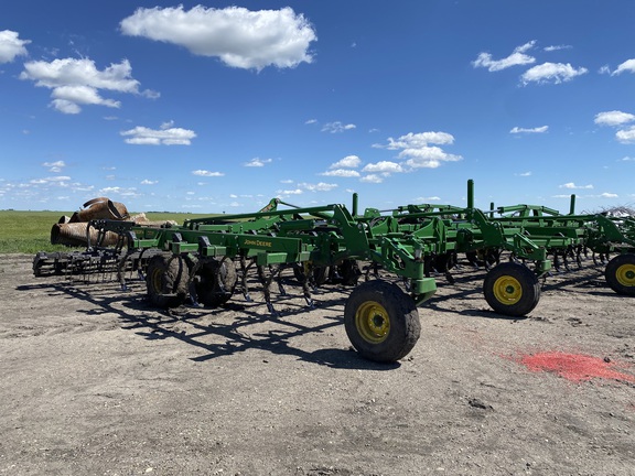 2021 John Deere 2230 Field Cultivator