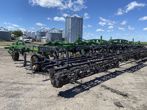 2021 John Deere 2230 Field Cultivator