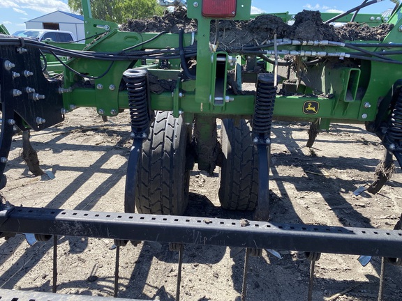 2021 John Deere 2230 Field Cultivator