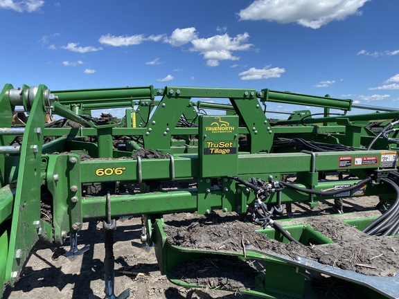 2021 John Deere 2230 Field Cultivator