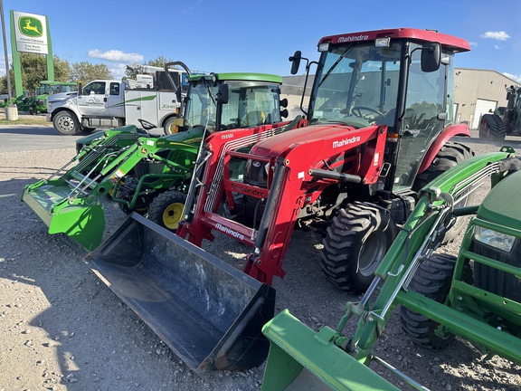 2018 Mahindra 2555 Tractor