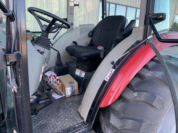 2018 Mahindra 2555 Tractor