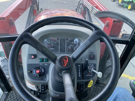 2018 Mahindra 2555 Tractor