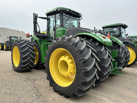 2023 John Deere 9R 590 Tractor 4WD