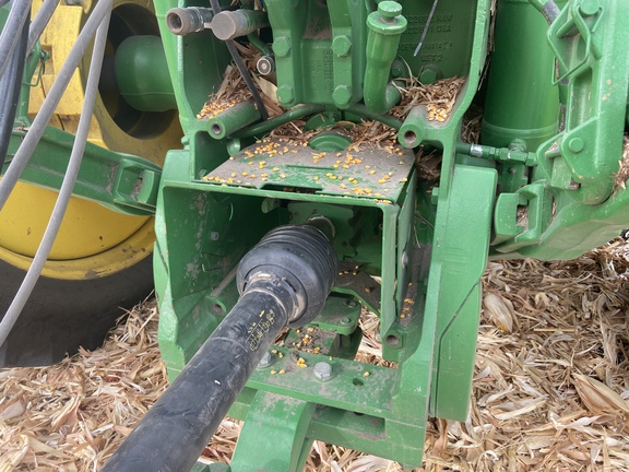 2011 John Deere 8335R Tractor