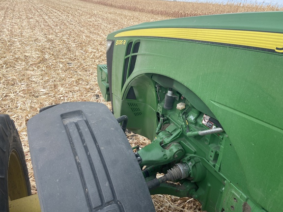 2011 John Deere 8335R Tractor