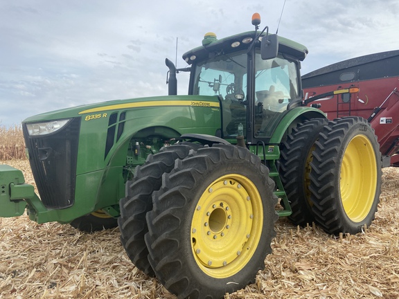 2011 John Deere 8335R Tractor