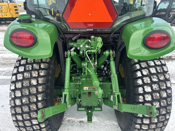 2016 John Deere 3033R Tractor Compact