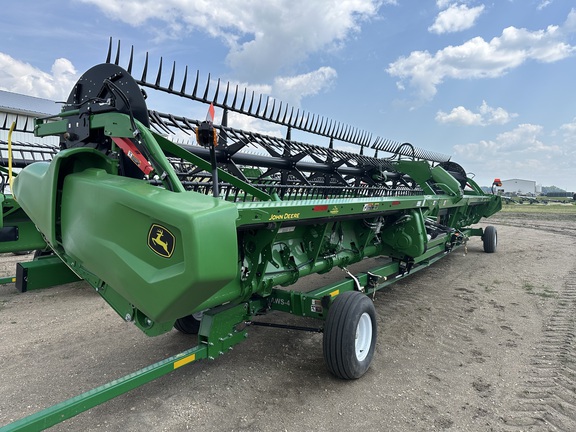 2024 John Deere RD40F Header Combine