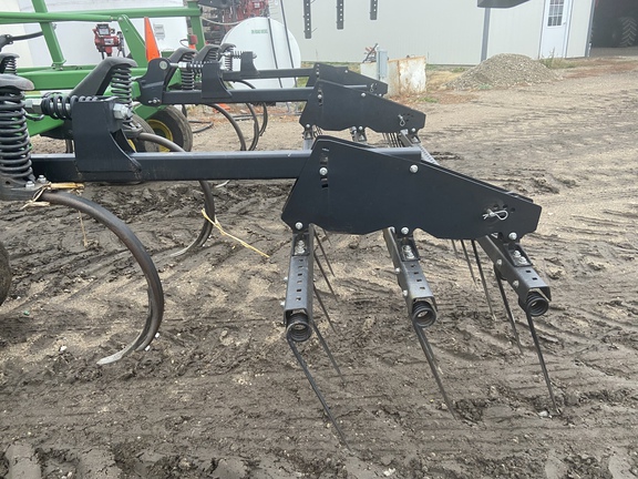 2016 John Deere 2410 Chisel Plow