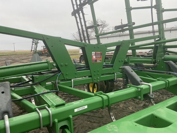 2016 John Deere 2410 Chisel Plow