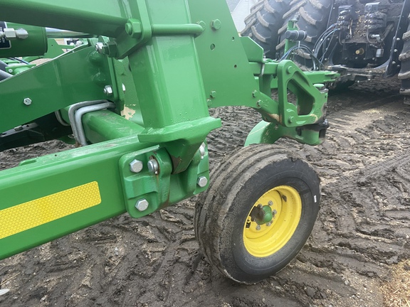 2016 John Deere 2410 Chisel Plow