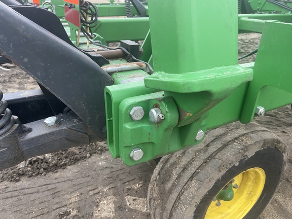 2016 John Deere 2410 Chisel Plow