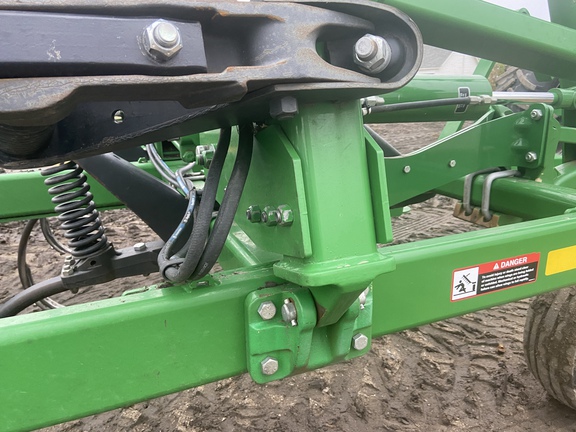 2016 John Deere 2410 Chisel Plow