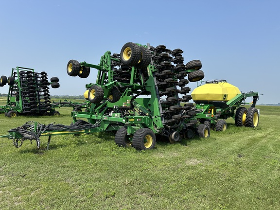 2014 John Deere 1890 Air Seeder